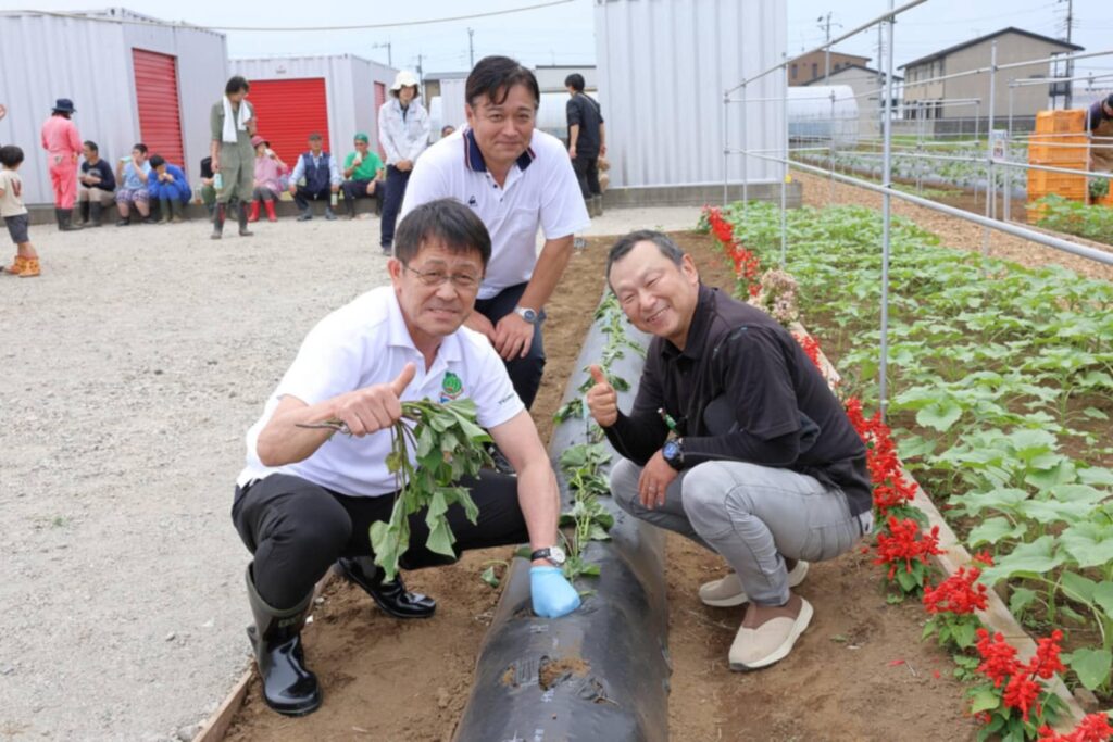 「雨上がりの畑に笑顔が咲きました！」スカイアースファームでのさつまいもの苗植え体験レポート